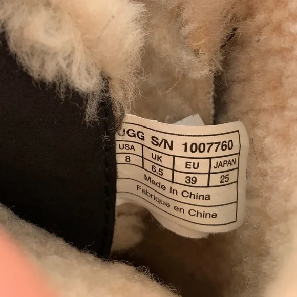 UGG Akadia Black Suede Leather Sherpa Lined Boots Women's 8 - Picture 14 of 15